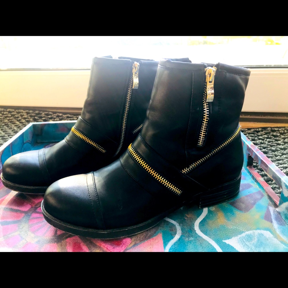 Black Nicole Miller ankle boots. Worn 3 times!